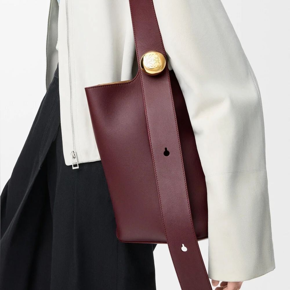 Loewe Medium Pebble Bag